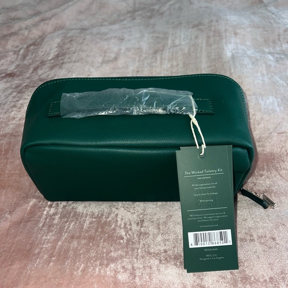 The Wicked Toiletry Kit In Wicked Green - Picture 3 of 4